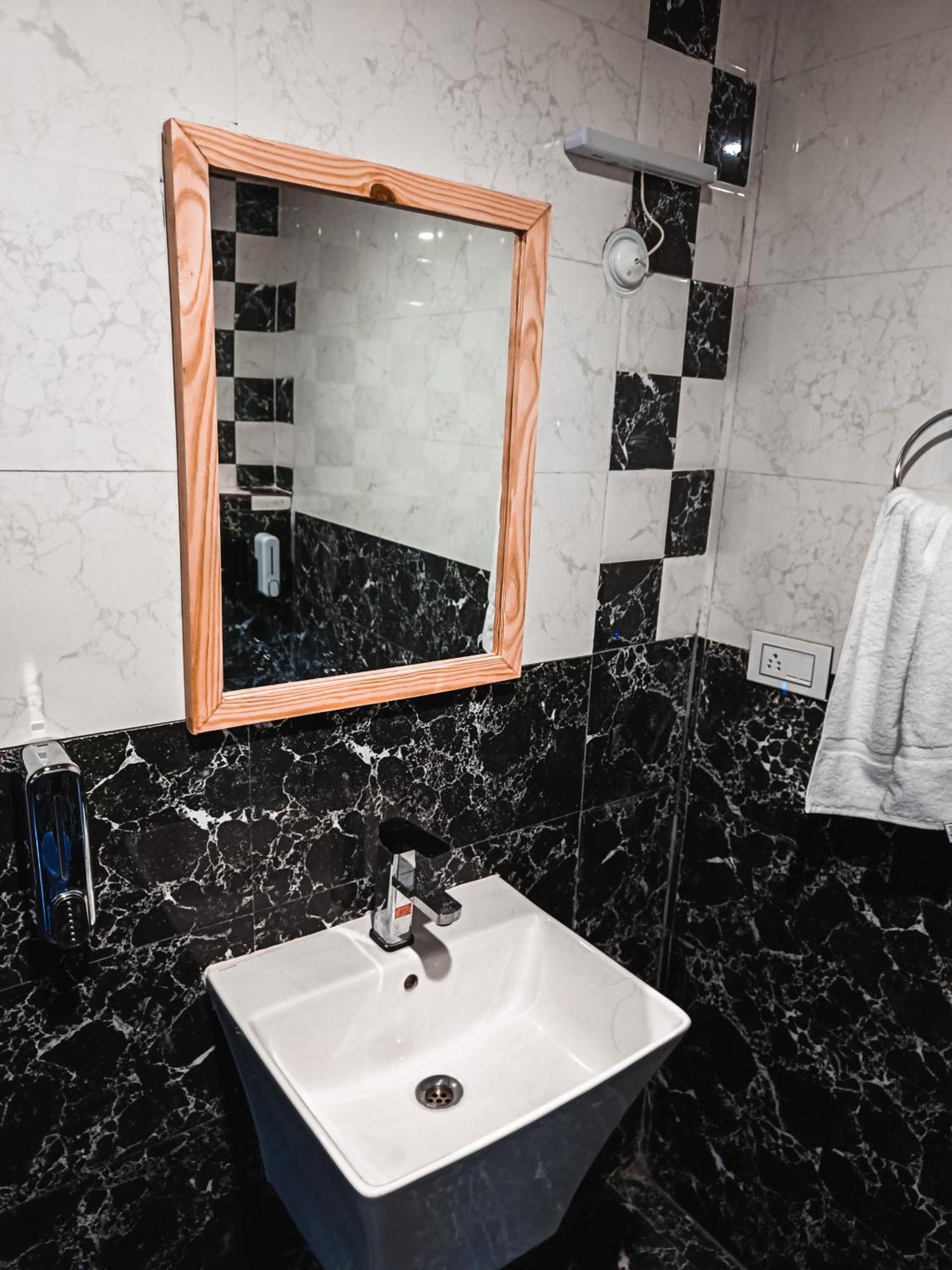 Trimounts-A Boutique Hotel & Wellnes Center In Tirthan Valley Banjār Exteriör bild