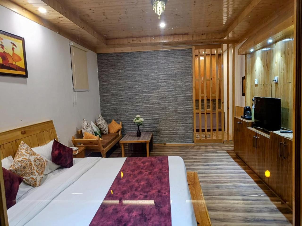 Trimounts-A Boutique Hotel & Wellnes Center In Tirthan Valley Banjār Exteriör bild