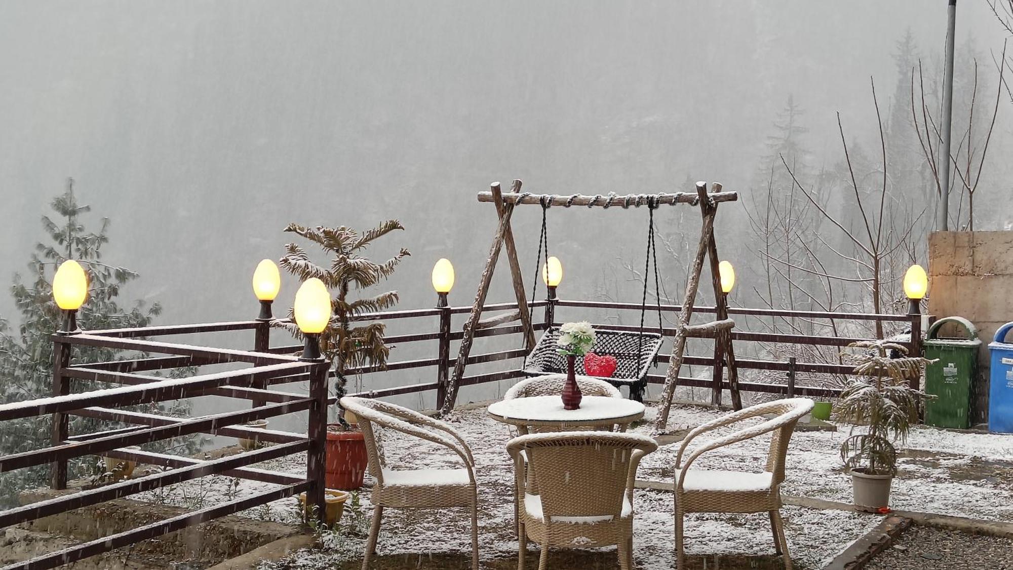 Trimounts-A Boutique Hotel & Wellnes Center In Tirthan Valley Banjār Exteriör bild