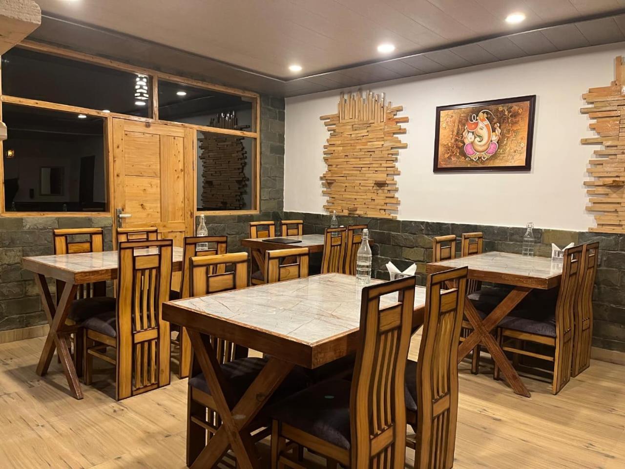 Trimounts-A Boutique Hotel & Wellnes Center In Tirthan Valley Banjār Exteriör bild
