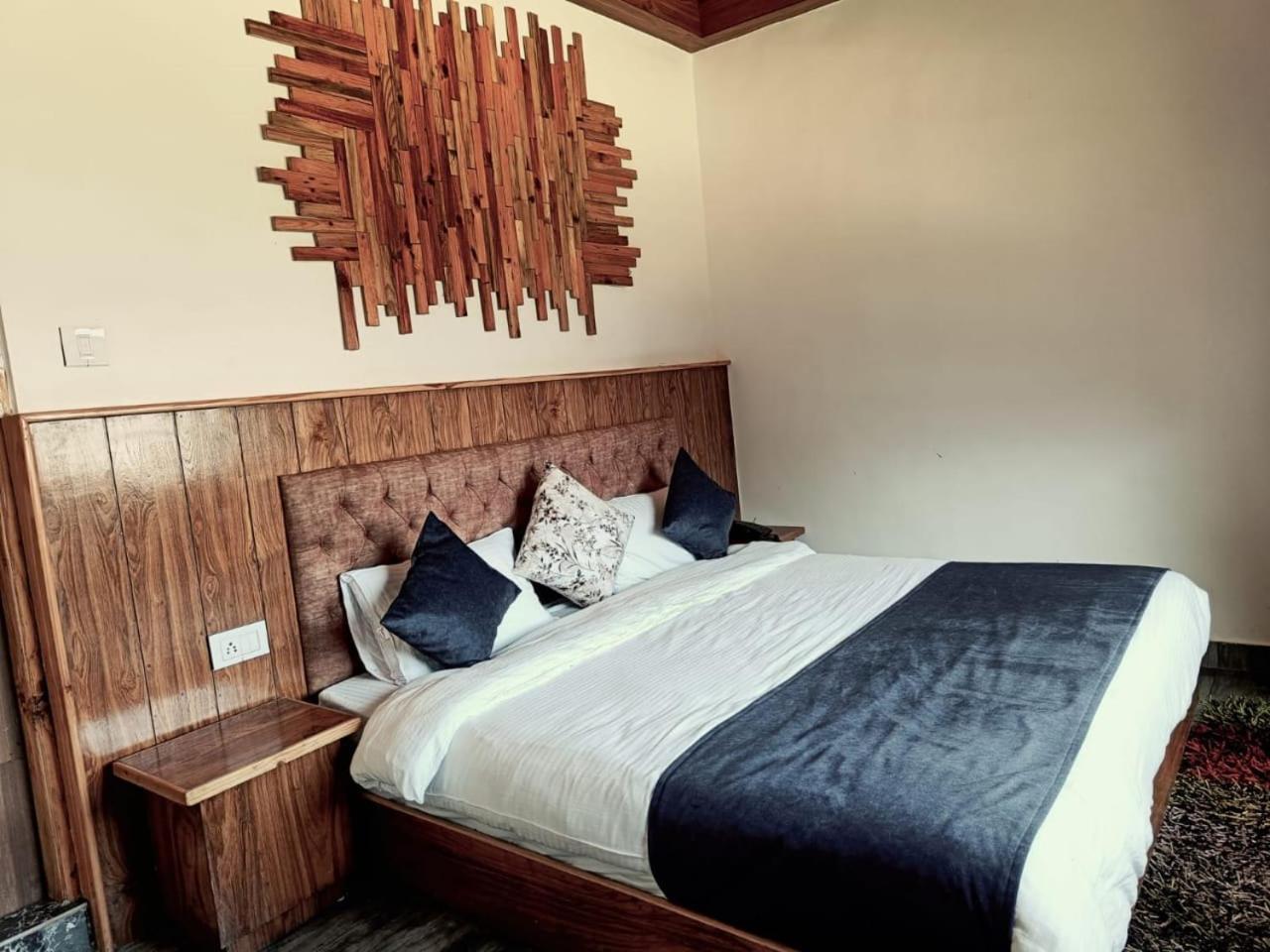 Trimounts-A Boutique Hotel & Wellnes Center In Tirthan Valley Banjār Exteriör bild