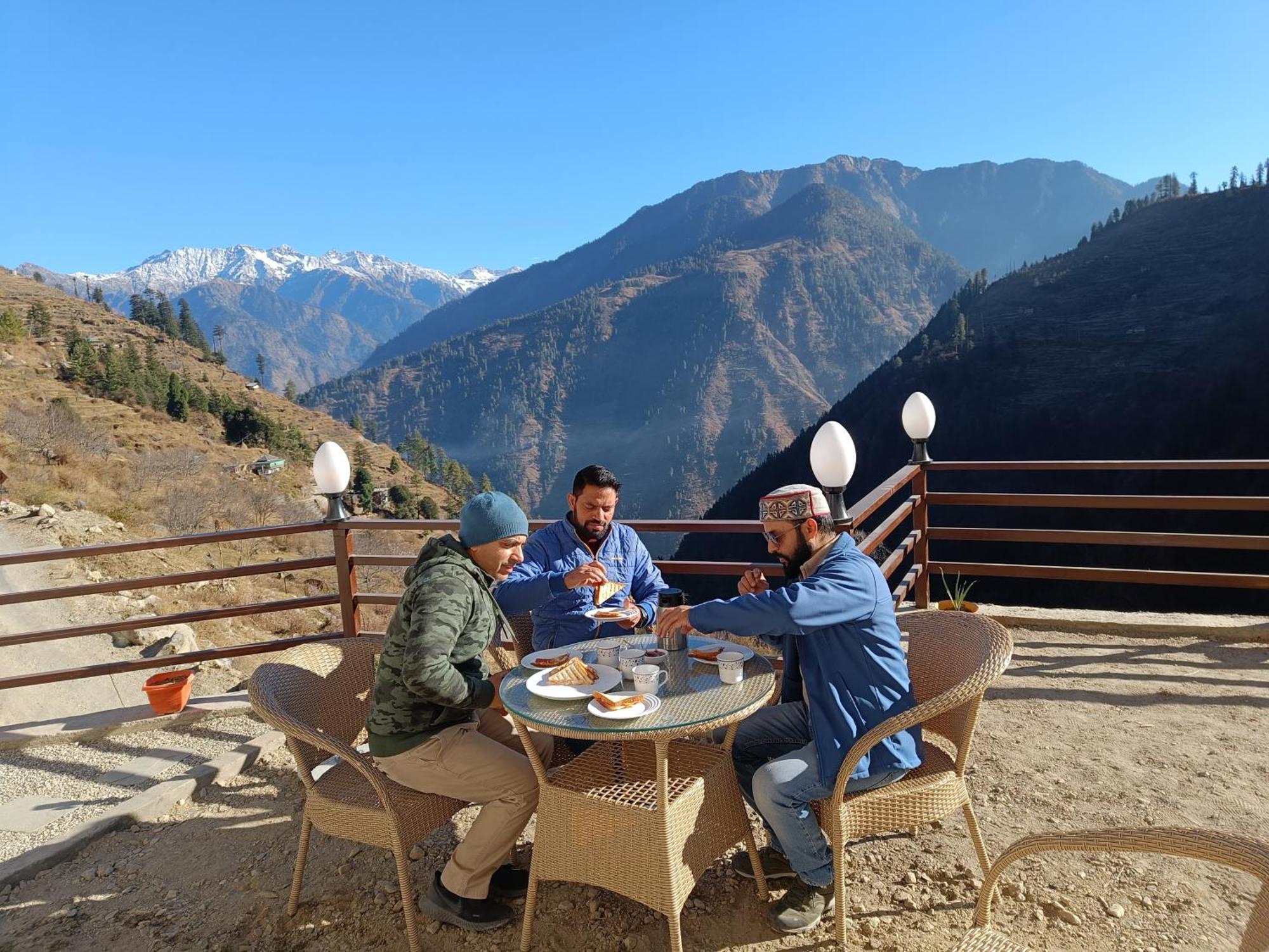 Trimounts-A Boutique Hotel & Wellnes Center In Tirthan Valley Banjār Exteriör bild